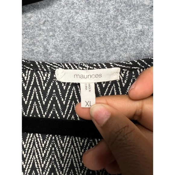 Maurices Blouse Women Extra Large Black V Neck Short Sleeve Flutter Sleeve Boho - Picture 3 of 9